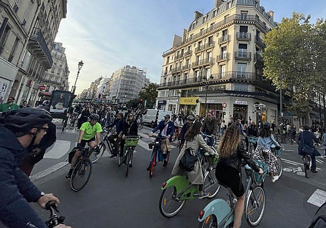El sistema de alquiler local y los privados ofrecen 45.000 bicis.